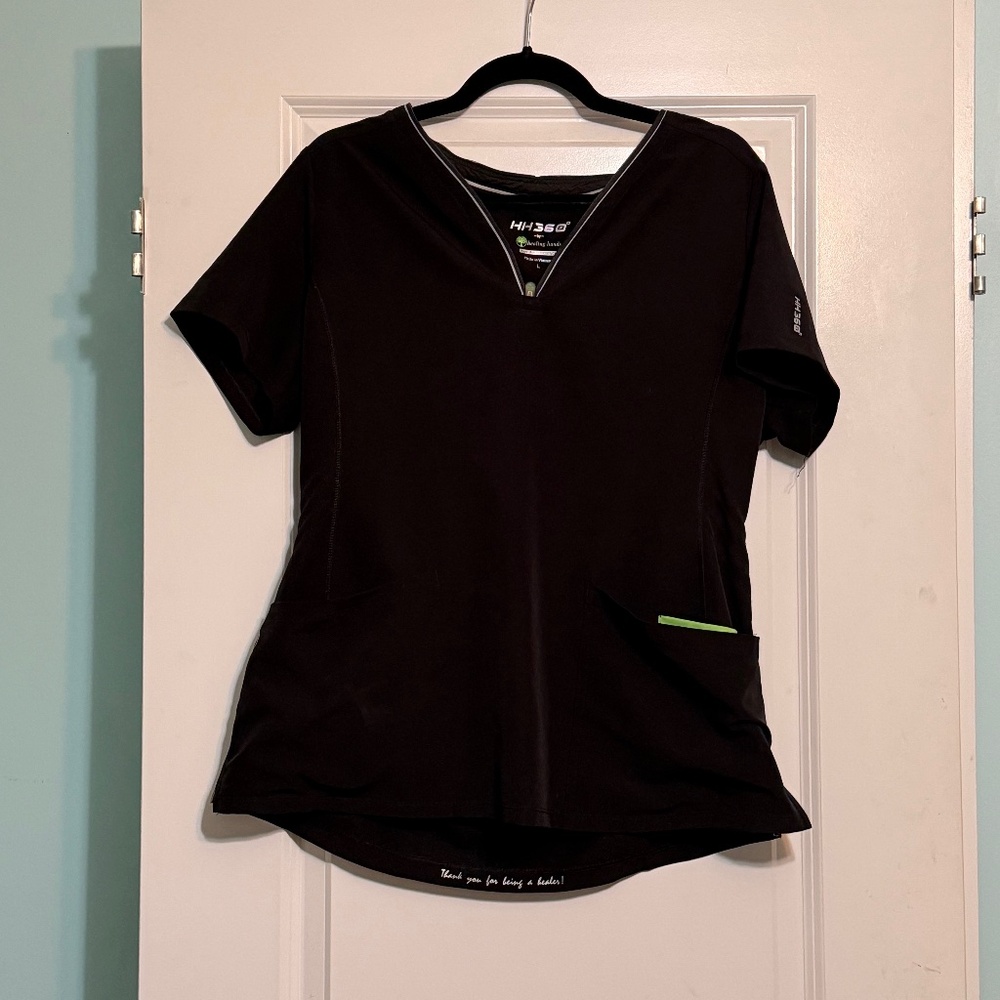 HH 360 scrub top